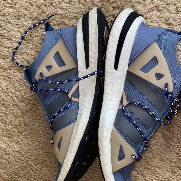 Adidas Shoes - Picture 4 of 5